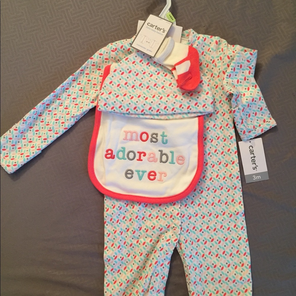 Carter’s outfit set with tags